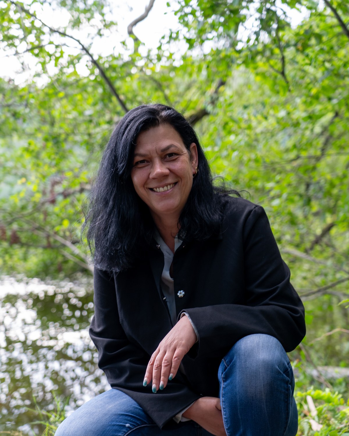 Monique Gerlach im Kiefernwald